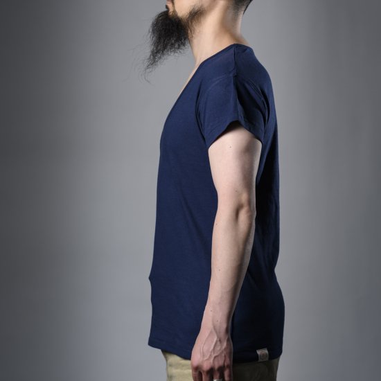 T-shirt à col en U bleu marine