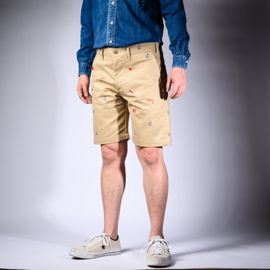 Embroidered Shorts Chino